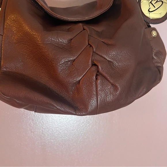 B. MAKOWSKY Brown LEATHER SATCHEL HANDBAG WITH Twisted STRAP SHOULDER PURSE - Picture 3 of 16